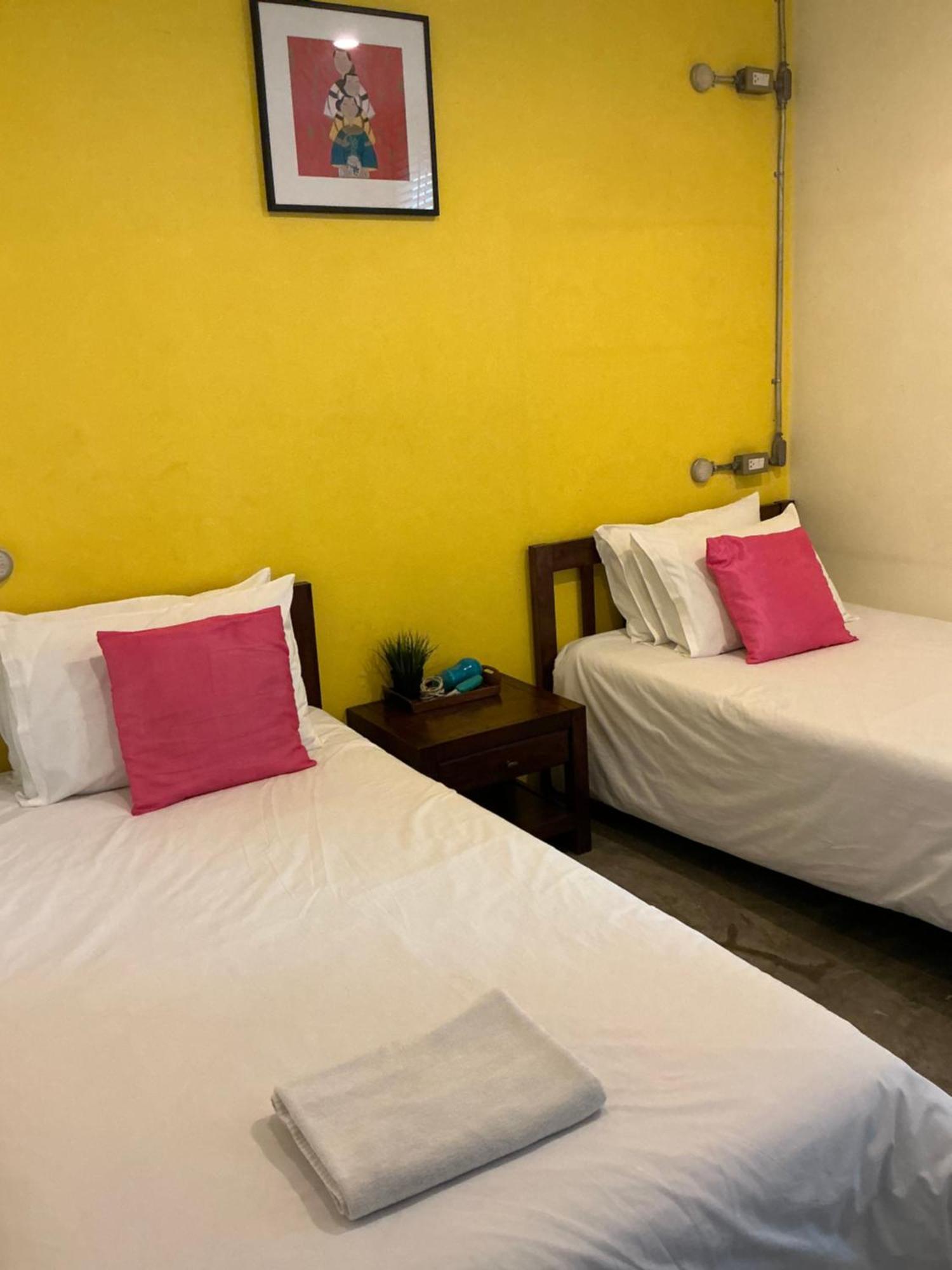 Udee Bangkok Hostel Exteriör bild
